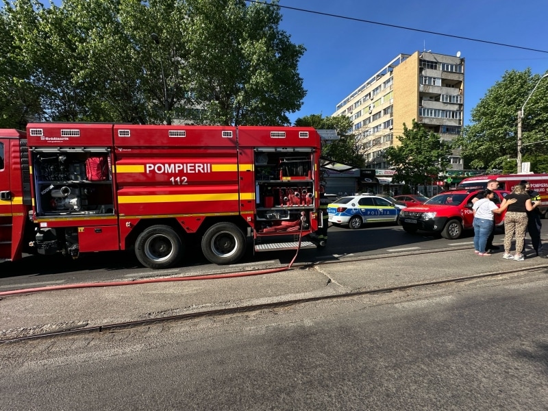 Incendiu în apropierea Spitalului de Urgență din Petroșani