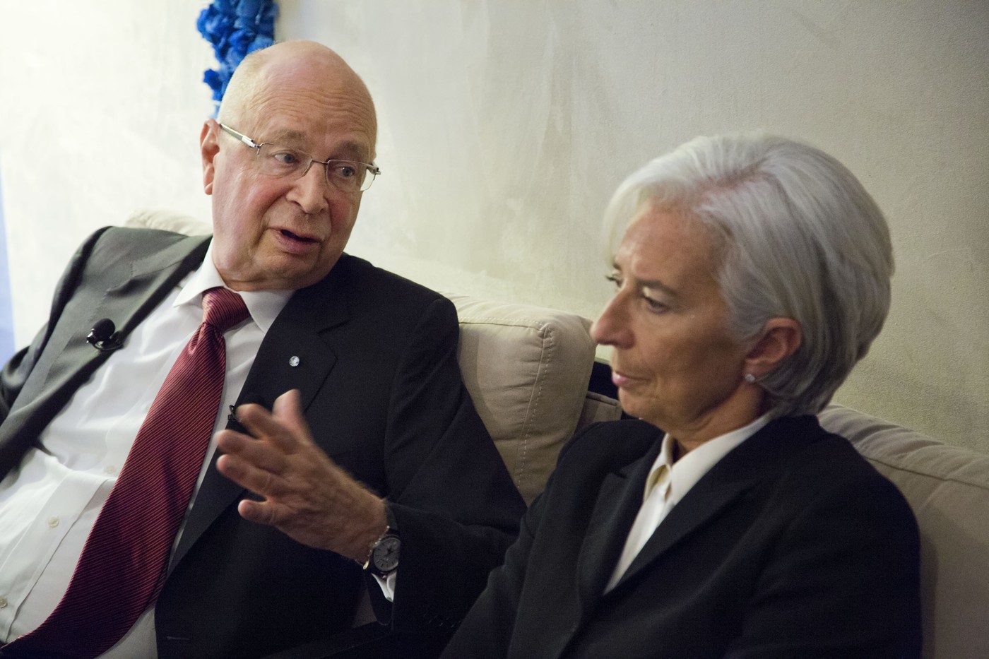 FT: Klaus Schwab susține că i-a propus lui Christine Lagarde să își SCURTEZE mandatul la BCE și să devină președinte al Forumului Economic Mondial